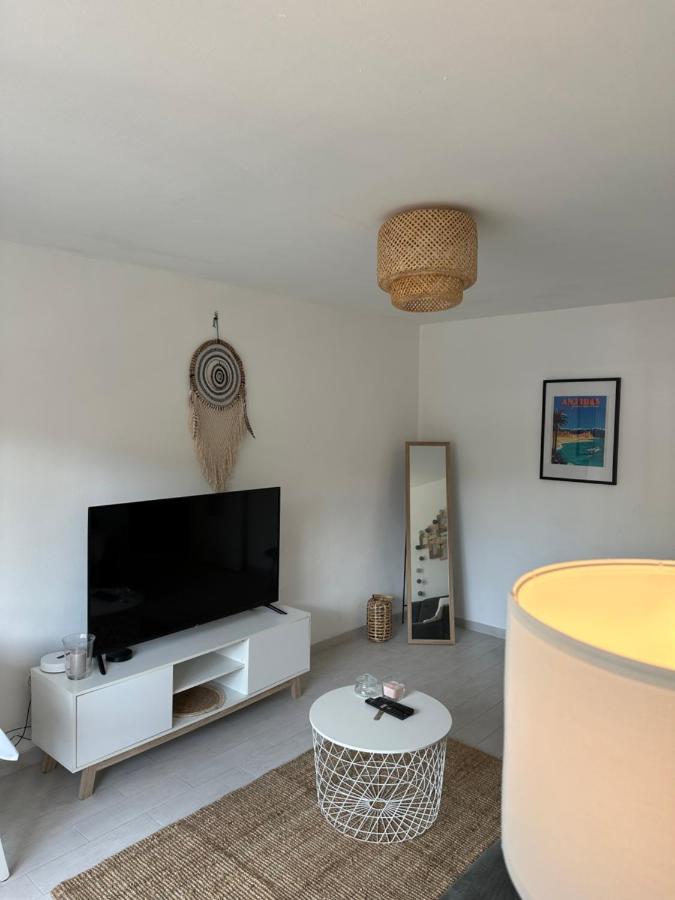 Spacieux Studio A Golfe Juan 2 Minutes Des Plages 발로리스 외부 사진